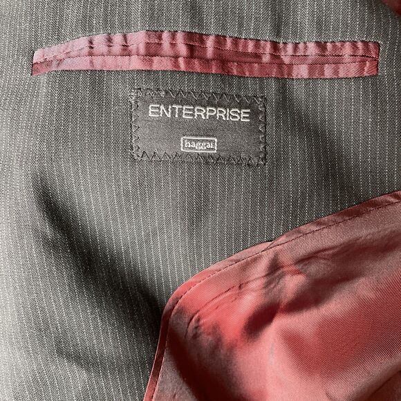 Haggar Enterprise 38R 3 Button Black Pinstripe 2 Pc Suit 32 X 32 Pleated Pants - Picture 10 of 16